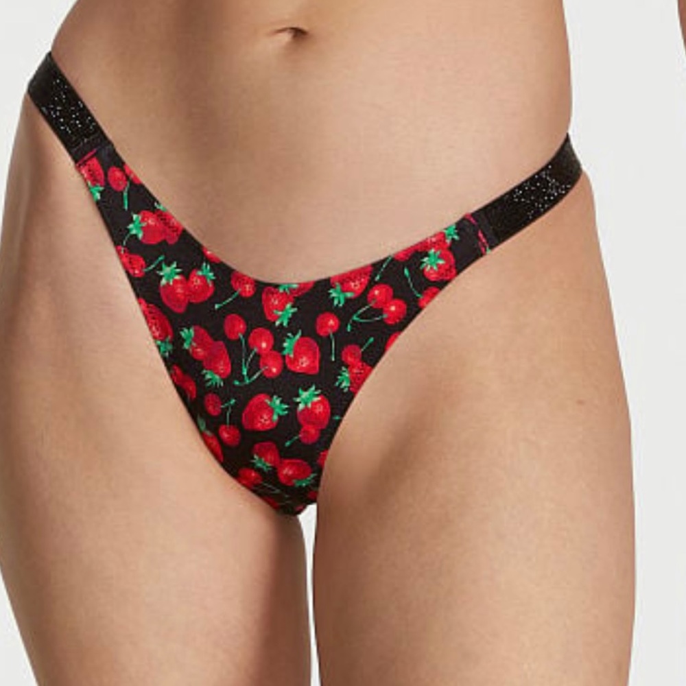 VICTORIA'S SECRET SWIM
Shine Strap Brazilian Bikini Bottom. (SOLD)